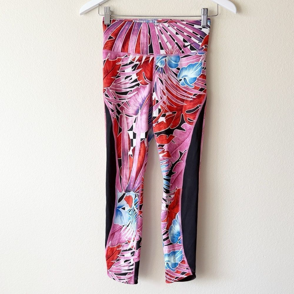 Nike Tropical Leaf Print Cropped Leggings